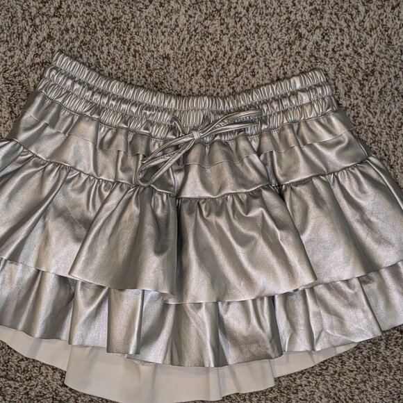 Day + Moon Metallic Silver Ruffle Faux Leather Mini Skirt Women's Small - Picture 2 of 2